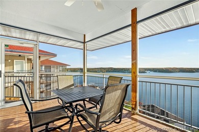 Top-floor 3 bedroom, 2 bath Palisades condo with beautiful main on Tan-Tar-A Golf Club in Missouri - for sale on GolfHomes.com, golf home, golf lot