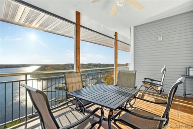 Top-floor 3 bedroom, 2 bath Palisades condo with beautiful main on Tan-Tar-A Golf Club in Missouri - for sale on GolfHomes.com, golf home, golf lot