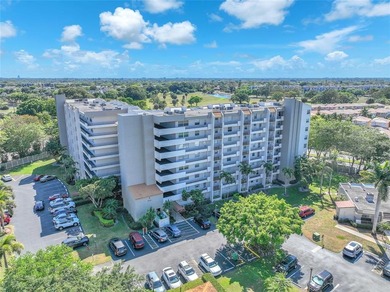 Live the Florida Resort-Lifestyle in this spacious 3-bedroom, 2 on Inverrary Country Club in Florida - for sale on GolfHomes.com, golf home, golf lot