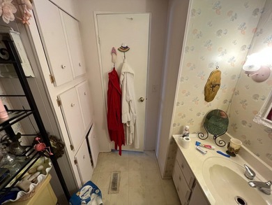 Retirement life made easy in sunny Port Saint Lucie, FL is just on Spanish Lakes Golf Village in Florida - for sale on GolfHomes.com, golf home, golf lot