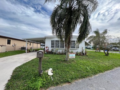 Retirement life made easy in sunny Port Saint Lucie, FL is just on Spanish Lakes Golf Village in Florida - for sale on GolfHomes.com, golf home, golf lot