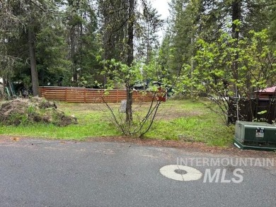 Wonderful building lot close to McCall Golf Course and Golf Club on McCall Municipal Golf Course in Idaho - for sale on GolfHomes.com, golf home, golf lot