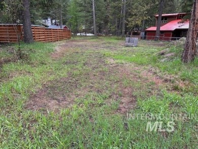 Wonderful building lot close to McCall Golf Course and Golf Club on McCall Municipal Golf Course in Idaho - for sale on GolfHomes.com, golf home, golf lot