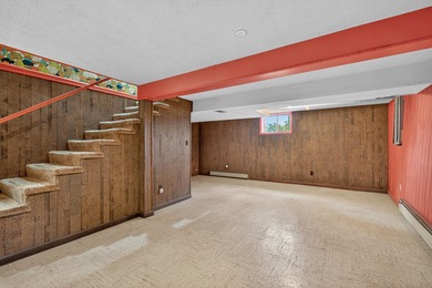 Offered for the first time since it was built in 1972, this on Tates Creek Golf Course in Kentucky - for sale on GolfHomes.com, golf home, golf lot