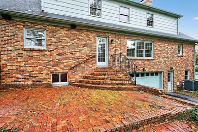 Offered for the first time since it was built in 1972, this on Tates Creek Golf Course in Kentucky - for sale on GolfHomes.com, golf home, golf lot