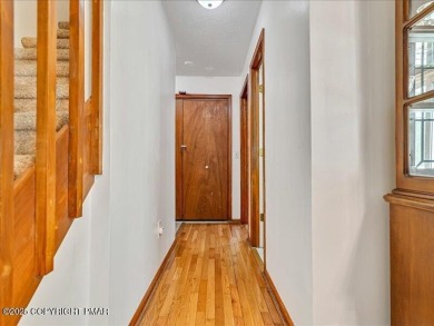 This stunning 3 bedroom 2 ful bath contemporary home W/ LOW on Pocono Farms Country Club in Pennsylvania - for sale on GolfHomes.com, golf home, golf lot