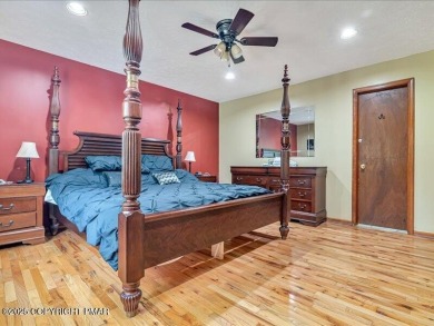 This stunning 3 bedroom 2 ful bath contemporary home W/ LOW on Pocono Farms Country Club in Pennsylvania - for sale on GolfHomes.com, golf home, golf lot