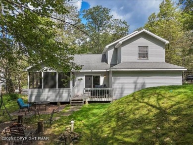 This stunning 3 bedroom 2 ful bath contemporary home W/ LOW on Pocono Farms Country Club in Pennsylvania - for sale on GolfHomes.com, golf home, golf lot