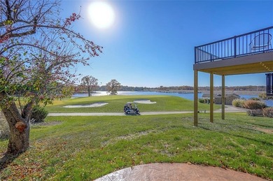 MILLION DOLLAR VIEWS for sale!!!  LAKEFRONT and GOLF FRONT!!! on Lakewood Oaks Golf Club, Ltd. in Missouri - for sale on GolfHomes.com, golf home, golf lot