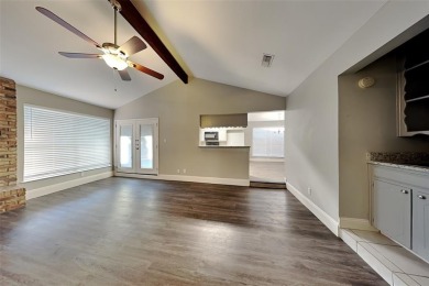 Charming 3 bed, 2 bath, 1,656 sq ft, 1 story home in Mansfield! on Walnut Creek Country Club in Texas - for sale on GolfHomes.com, golf home, golf lot