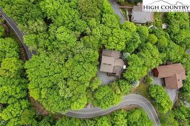 Great price with a View! This meticulously maintained mountain on Beech Mountain Club in North Carolina - for sale on GolfHomes.com, golf home, golf lot