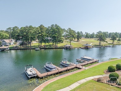 LUXURY LIVING AT LAKE SINCLAIR! MILLION DOLLAR VIEWS, LOCATION on Milledgeville Country Club in Georgia - for sale on GolfHomes.com, golf home, golf lot