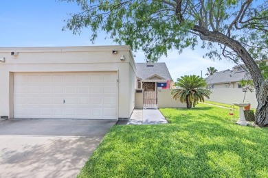 Well-Maintained Townhome in a Serene Rockport Community  This on Rockport Country Club in Texas - for sale on GolfHomes.com, golf home, golf lot