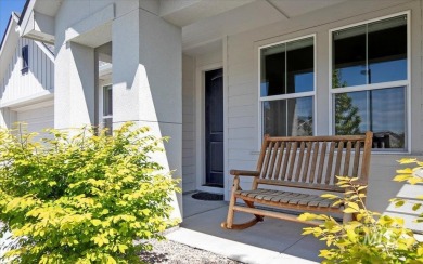 4 bedrooms+an office all on a single level with covered patio on Hunters Point Golf Club in Idaho - for sale on GolfHomes.com, golf home, golf lot