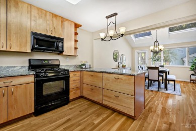 Incredible end-unit townhouse in NE Boise just off historic Warm on Warm Springs Golf Club in Idaho - for sale on GolfHomes.com, golf home, golf lot