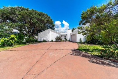 If you're looking for a waterfront investment or renovation on Rockport Country Club in Texas - for sale on GolfHomes.com, golf home, golf lot