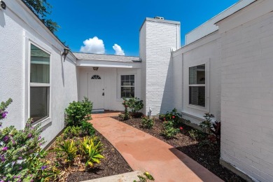 If you're looking for a waterfront investment or renovation on Rockport Country Club in Texas - for sale on GolfHomes.com, golf home, golf lot
