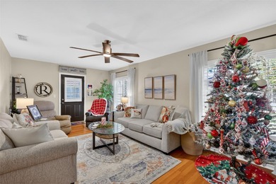 Well-maintained and updated Extended Palm II model in Del Webb on Eagle Ridge At Spruce Creek Country Club in Florida - for sale on GolfHomes.com, golf home, golf lot