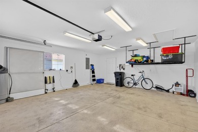 Well-maintained and updated Extended Palm II model in Del Webb on Eagle Ridge At Spruce Creek Country Club in Florida - for sale on GolfHomes.com, golf home, golf lot