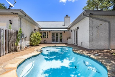 Welcome to easy living in Rockport Country Club. 101 Bay Hills on Rockport Country Club in Texas - for sale on GolfHomes.com, golf home, golf lot