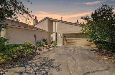 Welcome to this charming townhome located in the highly on The Golf Club At Redlands Mesa in Colorado - for sale on GolfHomes.com, golf home, golf lot