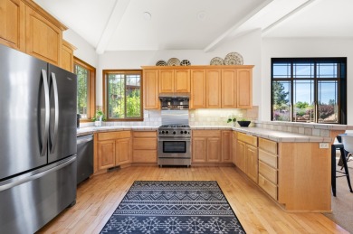 Light-filled Broken Top townhome with golf course views on  in Oregon - for sale on GolfHomes.com, golf home, golf lot