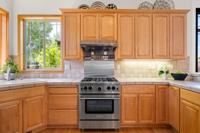 Light-filled Broken Top townhome with golf course views on  in Oregon - for sale on GolfHomes.com, golf home, golf lot