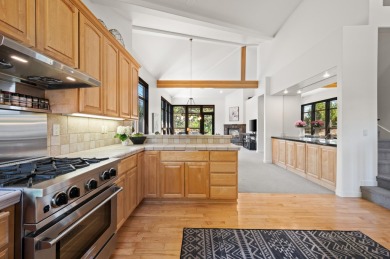 Light-filled Broken Top townhome with golf course views on  in Oregon - for sale on GolfHomes.com, golf home, golf lot