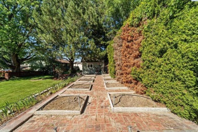Located in an established South Kennewick neighborhood where on Canyon Lakes Golf Course in Washington - for sale on GolfHomes.com, golf home, golf lot
