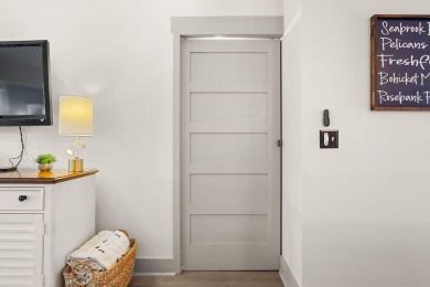 Beautifully renovated 1 bedroom, 1.5 bath town home with golf on The Seabrook Island Club in South Carolina - for sale on GolfHomes.com, golf home, golf lot