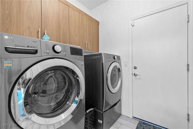 Luxury golf course living with spa and mountain views in on Mountain Falls Golf Course in Nevada - for sale on GolfHomes.com, golf home, golf lot