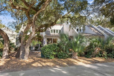 Beautifully renovated 1 bedroom, 1.5 bath town home with golf on The Seabrook Island Club in South Carolina - for sale on GolfHomes.com, golf home, golf lot