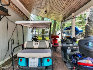 Turnkey Contemporary in the Heart of Lake Harmony - This on Split Rock Resort and Country Club in Pennsylvania - for sale on GolfHomes.com, golf home, golf lot