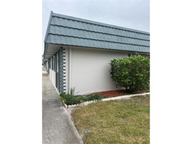 Welcome to 1811 Bedford Lane, Unit 162, a delightful 1-bedroom on Kings Point Executive Golf Course in Florida - for sale on GolfHomes.com, golf home, golf lot