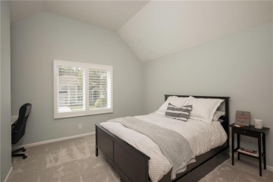 Beautifully maintained and move-in ready, this spacious on Lakewood Oaks Golf Club, Ltd. in Missouri - for sale on GolfHomes.com, golf home, golf lot