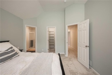 Beautifully maintained and move-in ready, this spacious on Lakewood Oaks Golf Club, Ltd. in Missouri - for sale on GolfHomes.com, golf home, golf lot