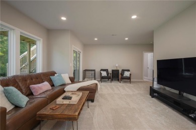 Beautifully maintained and move-in ready, this spacious on Lakewood Oaks Golf Club, Ltd. in Missouri - for sale on GolfHomes.com, golf home, golf lot