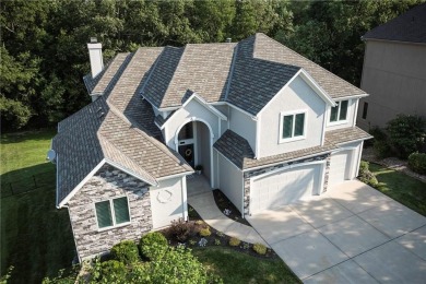 Beautifully maintained and move-in ready, this spacious on Lakewood Oaks Golf Club, Ltd. in Missouri - for sale on GolfHomes.com, golf home, golf lot