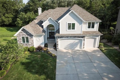Beautifully maintained and move-in ready, this spacious on Lakewood Oaks Golf Club, Ltd. in Missouri - for sale on GolfHomes.com, golf home, golf lot