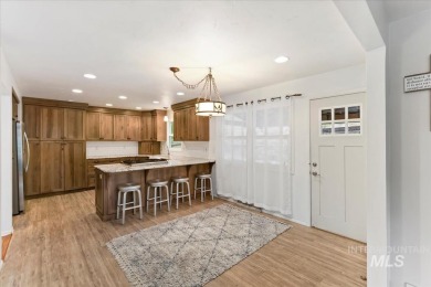 Beautifully situated in Terrace Lakes, this spacious tri-level on Terrace Lakes Golf Resort in Idaho - for sale on GolfHomes.com, golf home, golf lot