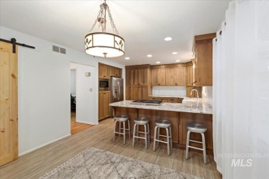 Beautifully situated in Terrace Lakes, this spacious tri-level on Terrace Lakes Golf Resort in Idaho - for sale on GolfHomes.com, golf home, golf lot