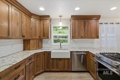 Beautifully situated in Terrace Lakes, this spacious tri-level on Terrace Lakes Golf Resort in Idaho - for sale on GolfHomes.com, golf home, golf lot