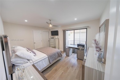 Leave the snow behind and enjoy the sunshine in this beautifully on Kings Point Golf -Flanders Way in Florida - for sale on GolfHomes.com, golf home, golf lot