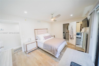 Leave the snow behind and enjoy the sunshine in this beautifully on Kings Point Golf -Flanders Way in Florida - for sale on GolfHomes.com, golf home, golf lot