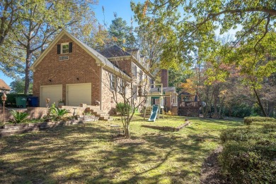 Privacy, convenience & spectacular views all are found at this on Houndslake Country Club in South Carolina - for sale on GolfHomes.com, golf home, golf lot