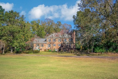 Privacy, convenience & spectacular views all are found at this on Houndslake Country Club in South Carolina - for sale on GolfHomes.com, golf home, golf lot