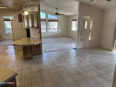 Don't miss this Sun Lakes charmer! This 2 bedroom/2 bathroom on Sun Lakes Country Club in Arizona - for sale on GolfHomes.com, golf home, golf lot