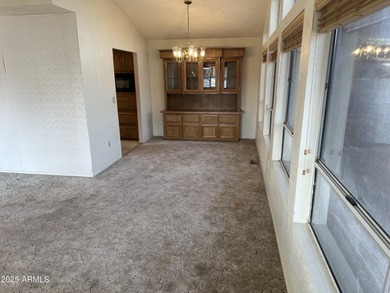 Don't miss this Sun Lakes charmer! This 2 bedroom/2 bathroom on Sun Lakes Country Club in Arizona - for sale on GolfHomes.com, golf home, golf lot