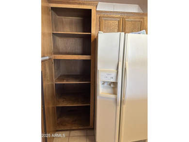 Don't miss this Sun Lakes charmer! This 2 bedroom/2 bathroom on Sun Lakes Country Club in Arizona - for sale on GolfHomes.com, golf home, golf lot