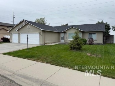 Great 4 Bedroom, 2 Bath home with split floor plan and nice size on Lakeview Golf Club in Idaho - for sale on GolfHomes.com, golf home, golf lot